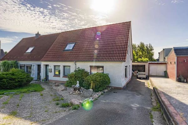 Immobilie in Schleswig - Zweifamilienhaus mit großem Grundstück – viel Platz für neue Geschichten - Bild 2