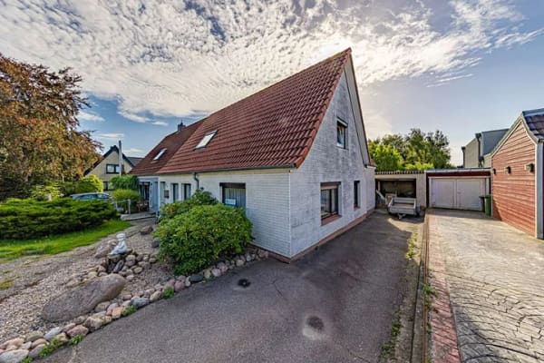Immobilie in Schleswig - Zweifamilienhaus mit großem Grundstück – viel Platz für neue Geschichten - Bild 3