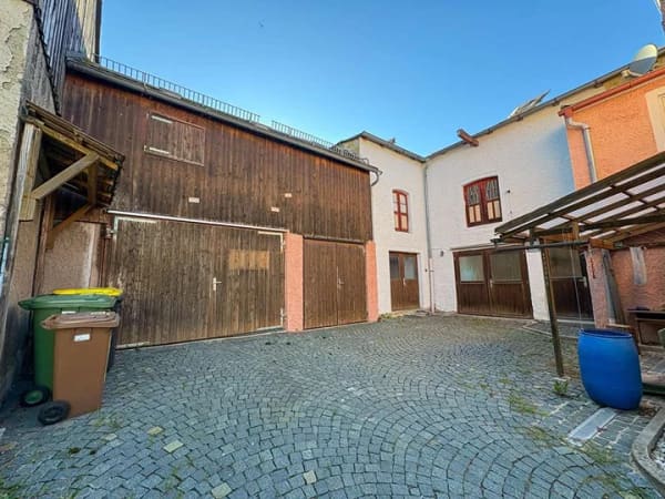 Immobilie in Marktredwitz - Wohnraum, Werkstatt, Möglichkeiten - Bild 2