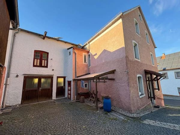 Immobilie in Marktredwitz - Wohnraum, Werkstatt, Möglichkeiten - Bild 3