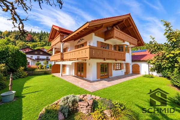 Immobilie in Mittenwald - Bezugsfertig in Mittenwald: Renovierte Erdgeschosswohnung mit großer Südterrasse & Garage - Bild 0