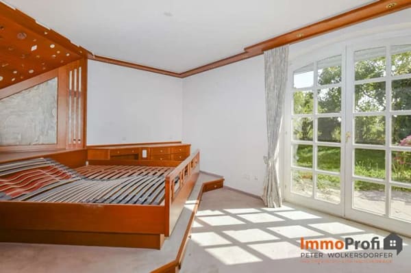 Immobilie in Friedberg - Außergewöhnliches Ein-/Zweifamilienhaus mit Charakter und Großzügigkeit in ruhiger und guter Lage - Bild 4