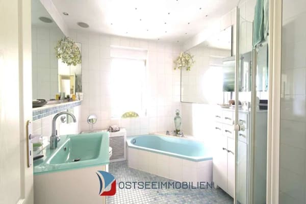 Immobilie in Lubmin - Wunderschöner Bungalow zwischen Ostsee, Usedom und Wolgast, TOP-Qualität und Ausstattung, ca. 111 m² - Bild 3