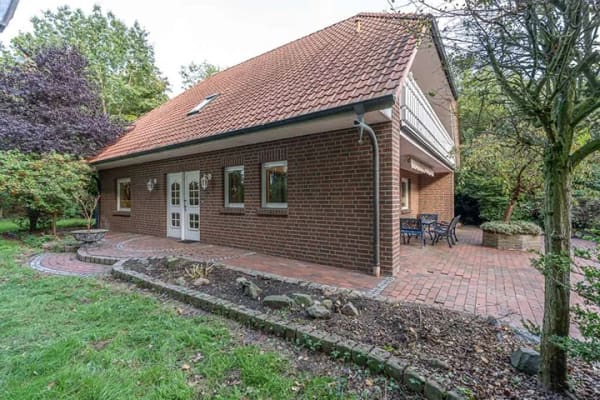 Immobilie in Dinklage - Geräumiges Einfamilienhaus mit großem Grundstück und vielseitigem Nebengebäude - Bild 2