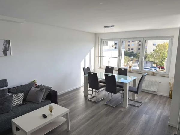 Immobilie in Altbach - Einziehen & Wohlfühlen – 3-Zimmer-Dachgeschosswohnung mit Balkon und Garage - Bild 0