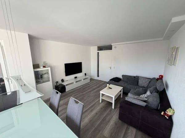 Immobilie in Altbach - Einziehen & Wohlfühlen – 3-Zimmer-Dachgeschosswohnung mit Balkon und Garage - Bild 1
