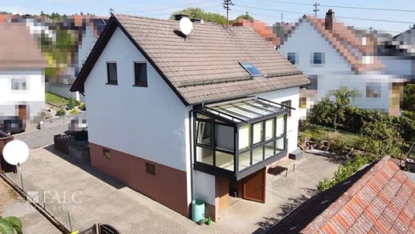 Immobilie in Limbach - Gepflegtes Zweifamilienhaus mit großzügigem Grundstück, Wintergarten und Garten - Bild 2