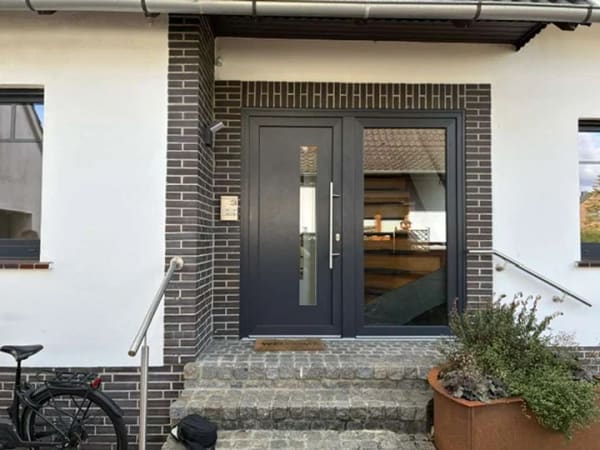 Immobilie in Wagenfeld - Umfangreich modernisiertes Zweifamilienhaus in zentraler Lage von Wagenfeld  - Bild 0