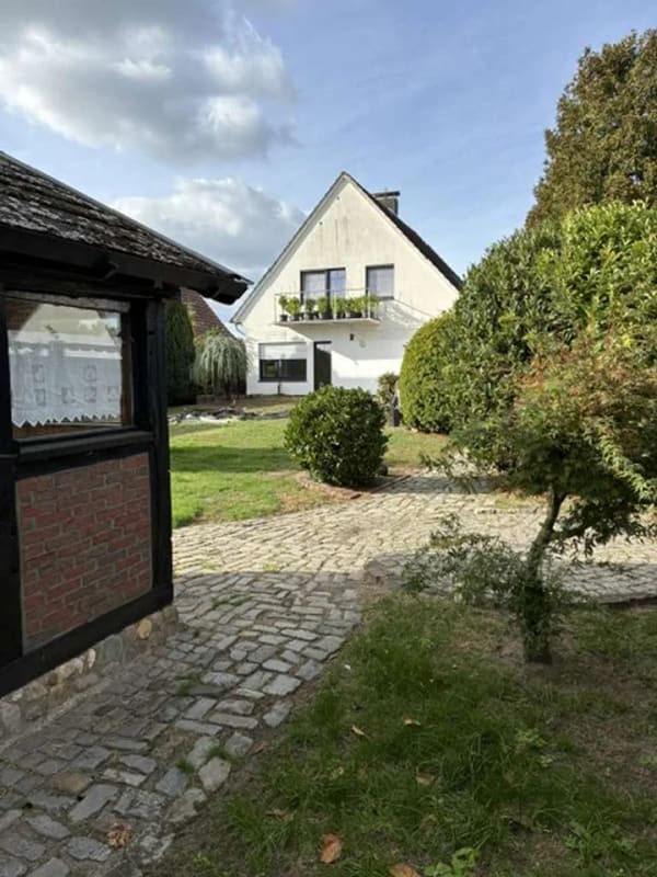 Immobilie in Wagenfeld - Umfangreich modernisiertes Zweifamilienhaus in zentraler Lage von Wagenfeld  - Bild 2