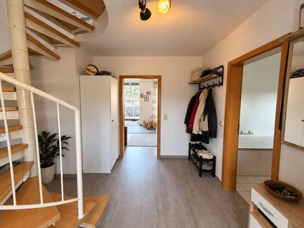 Immobilie in Donzdorf - Ankommen und wohlfühlen: Großzügige Wohnung mit Balkon, 2 Bäder, Aufzug und Tiefgarage - Bild 1
