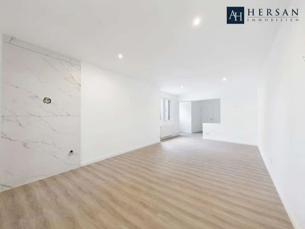 Immobilie in Übach-Palenberg - Charmantes Einfamilienhaus mit 5 Zimmern, Wintergarten, Dachterrasse und großzügigem Garten - Bild 1