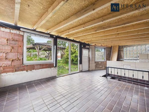 Immobilie in Übach-Palenberg - Charmantes Einfamilienhaus mit 5 Zimmern, Wintergarten, Dachterrasse und großzügigem Garten - Bild 4