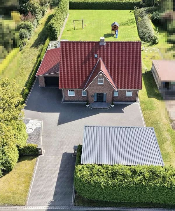 Immobilie in Westerholt - EXKLUSIVES DREIGIEBELHAUS MIT AUßERGEWÖHNLICHEM GARTENGRUNDSTÜCK - Bild 0