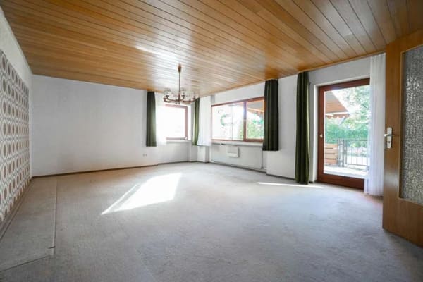 Immobilie in Sigmaringendorf - Großzügiges Wohnen auf 1.399 m² Grundstück - Zweifamilienhaus in Sigmaringendorf - Bild 2