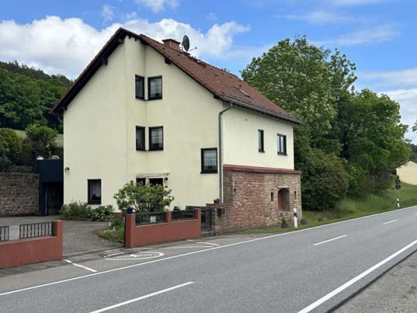 Immobilie in Mossautal - Top gepflegtes Einfamilienhaus mit ca. 5.000 m² Wiese - Bild 3