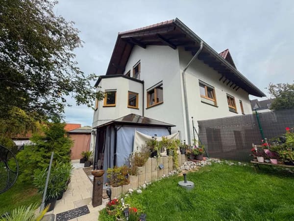 Immobilie in Windeck - Gepflegtes Einfamilienhaus mit vermieteter ELW auf Erbpachtgrundstück in Randlage von Windeck-Rosbac - Bild 3
