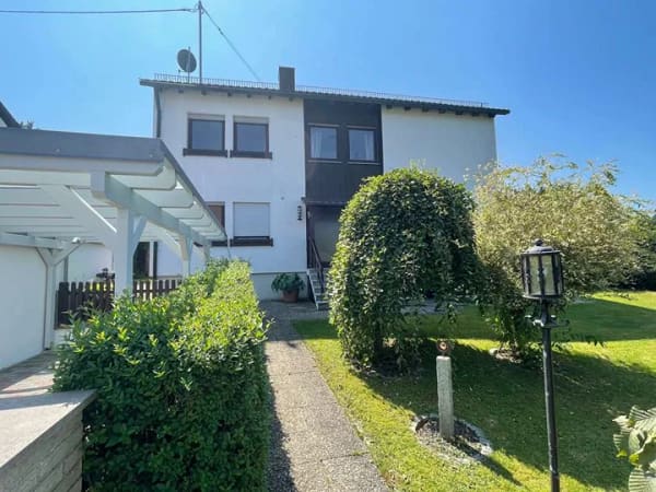 Immobilie in Adelsried - Gepflegtes Zweifamilienhaus auf tollem Sonnengrundstück  (EG vermietet - OG bezugsfrei) - Bild 2
