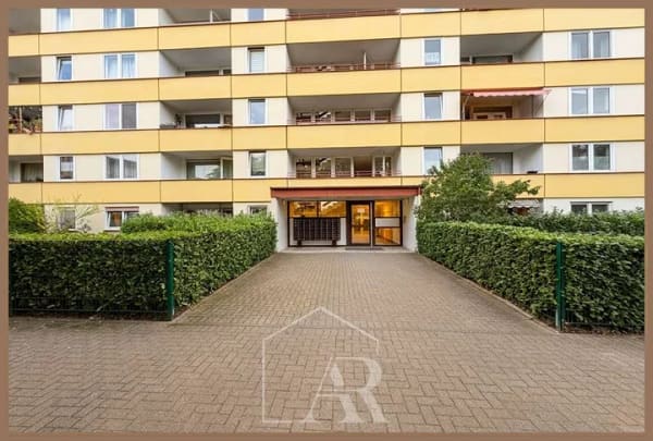 Immobilie in Bonn - Attraktive 1-Zimmer-Wohnung mit Balkon, Einbauküche und Aufzug - Bild 1