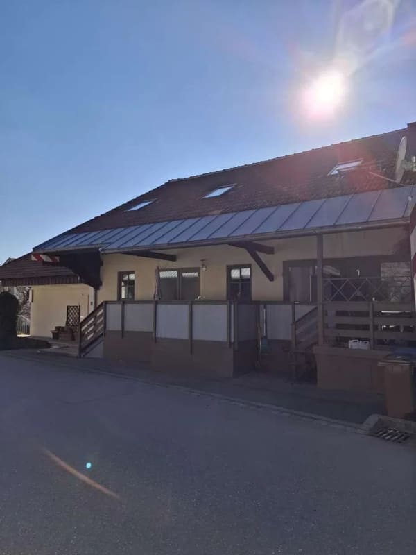 Immobilie in Moorenweis - Mehrfamilienhaus mit 3 Wohneinheiten für Kapitalanleger in Moorenweis  - Bild 1