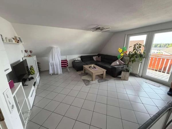 Immobilie in Kaisersbach - Familiengerechte, sehr gepflegte Dachgeschoss-/Maisonettewohnung - Bild 2