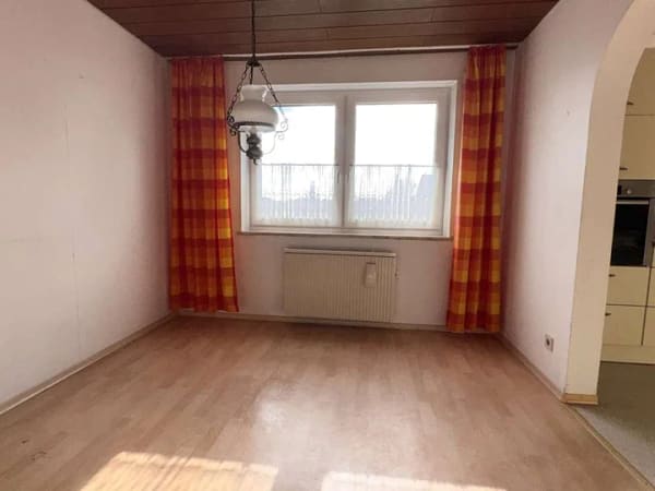 Immobilie in Niederaichbach - Niederaichbach! Charmanter Bungalow sucht neue Besitzer mit Herz und Tatkraft - Bild 4