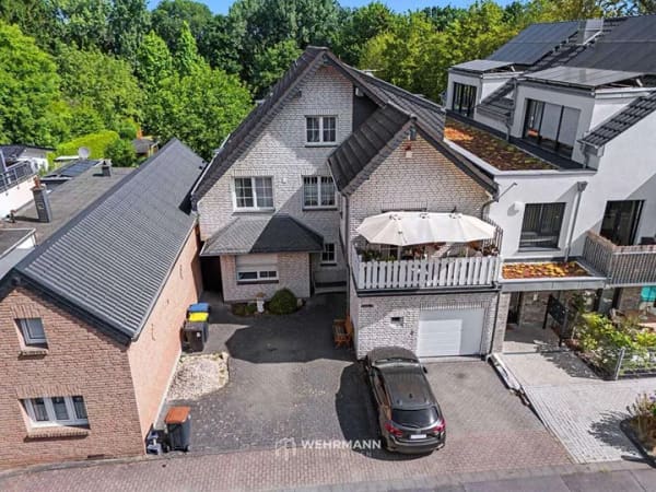 Immobilie in Hürth - Vermietete 3-Zimmer-Dachgeschosswohnung in Hürth als Kapitalanlage - Bild 0