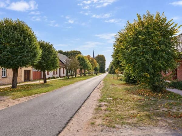 Immobilie in Zehdenick - Landsitz mit Gebäudeensemble -  Naturpur auf 4.750 m² Sonnengrundstück,  von 2 Seiten befahrbar! - Bild 3