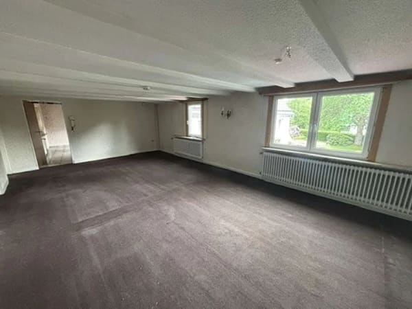 Immobilie in Eslohe - Attraktives Immobilienpaket: 111 m² Wohnung, Dachboden, Gewerbefläche im EG und Miteigentumsanteil   - Bild 2