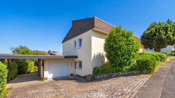 Immobilie in Hahnstätten - Bungalow mit Weitblick! ca. 147 m² Wfl., ca. 900 m² Grundstück, Wintergarten & Keller
 - Bild 3