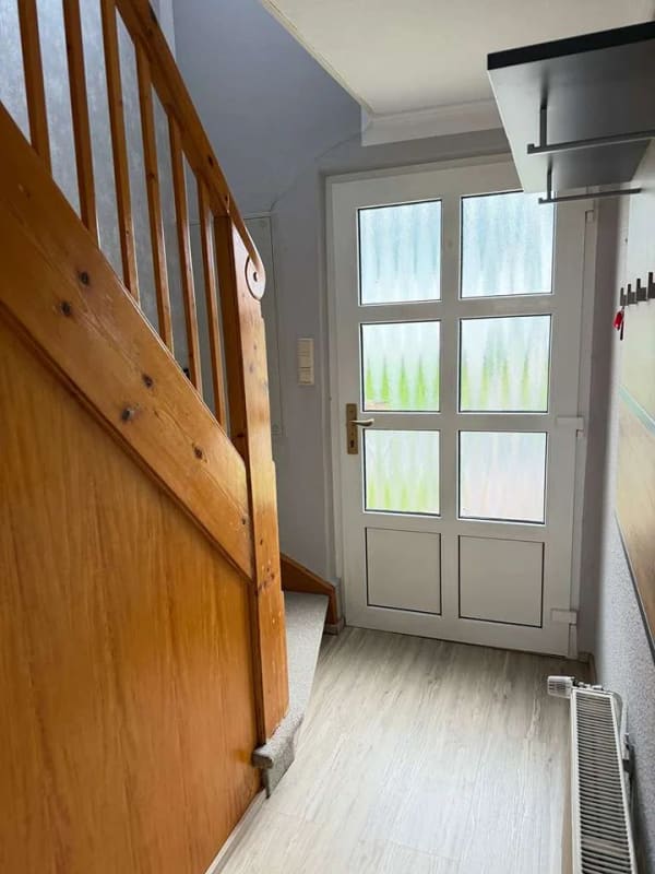 Immobilie in Hinte - Gepflegtes Einfamilienhaus mit direktem Wassergrundstück (Eigentum). - Bild 1