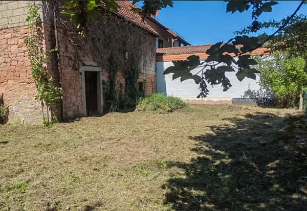 Immobilie in Mespelbrunn - Einfamilienhaus mit Scheune und Doppelgarage  - Bild 3