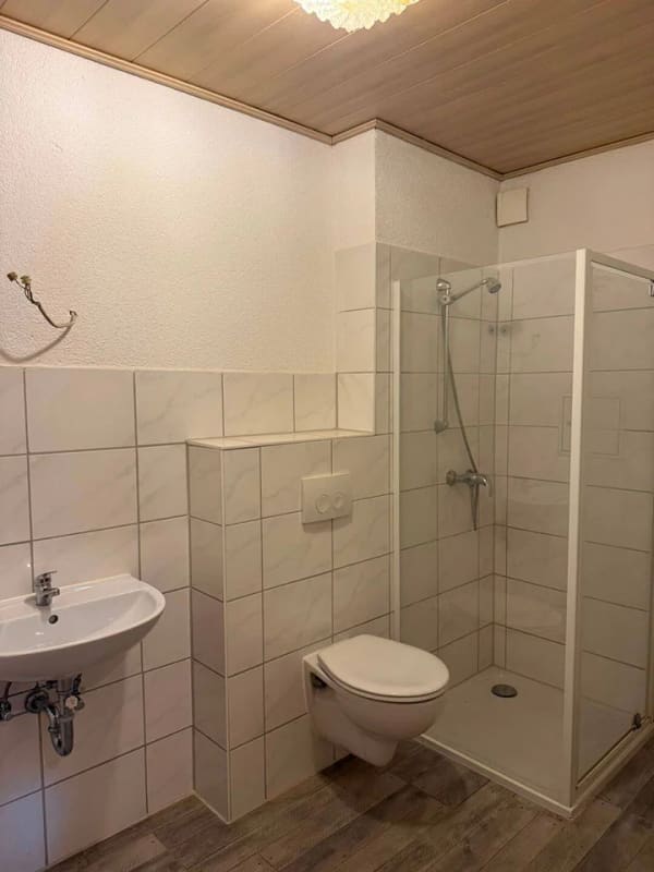 Immobilie in Eisenberg - Mehrfamilienhaus mit Garten zur Eigennutzung und Vermietung in Eisenberg - Bild 2