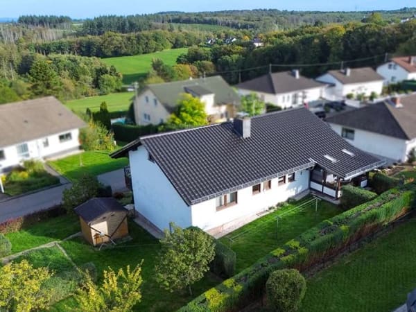 Immobilie in Willroth - Gemütliches Einfamilienhaus mit möglicher ELW in ruhiger Lage von Willroth! - Bild 0