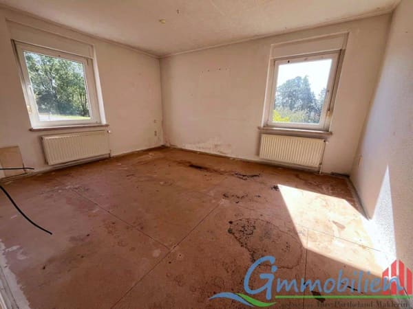 Immobilie in Frohburg - Kleines Haus, viel Potenzial: Doppelhaushälfte mit 481 m² Grundstück in Elbisbach - Bild 3
