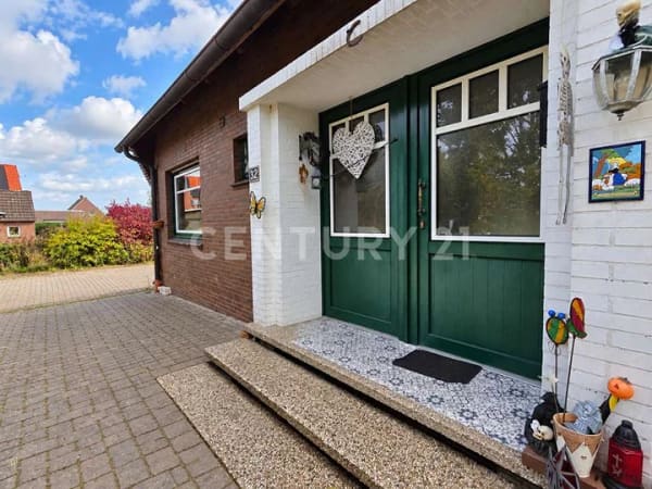 Immobilie in Zetel - Renovieren. Neu denken. Zuhause fühlen. - Bild 2