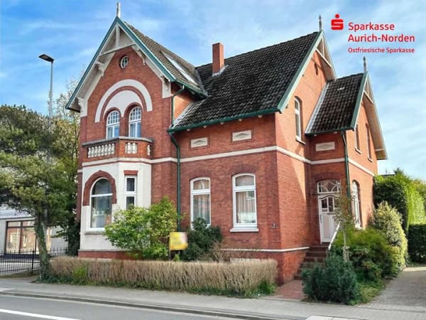 Immobilie in Aurich - Stilvolle, denkmalgeschützte Stadtvilla im Zentrum von Aurich!  - Bild 0