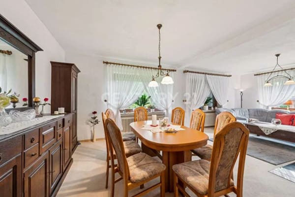 Immobilie in Hambergen - Großzügiges Einfamilienhaus mit traumhaften Garten - Bild 1