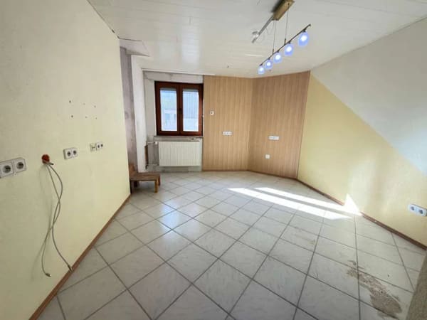 Immobilie in Blumberg - Raum für Neues – großzügige Wohnung mit Potenzial - Bild 1