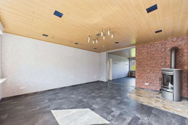 Immobilie in Raesfeld - Großzügige 4-Zimmer Etagenwohnung mit Kaminofen, Balkon und Garten - Bild 1