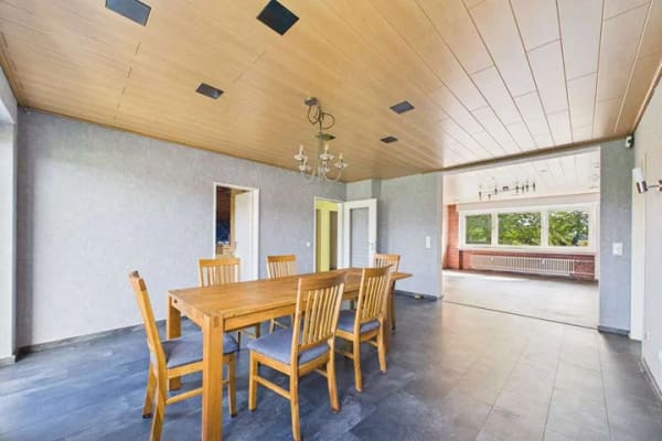 Immobilie in Raesfeld - Großzügige 4-Zimmer Etagenwohnung mit Kaminofen, Balkon und Garten - Bild 3