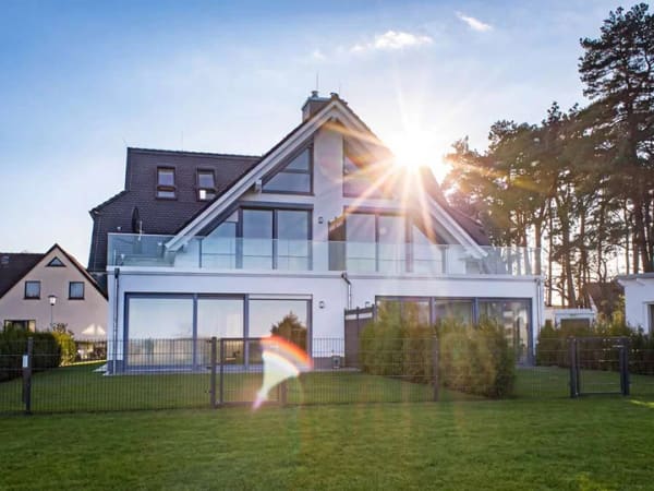 Immobilie in Dierhagen - Kapital anlegen am Meer: Gehobenes Mehrfamilienhaus mit Blick auf den Bodden - Bild 1