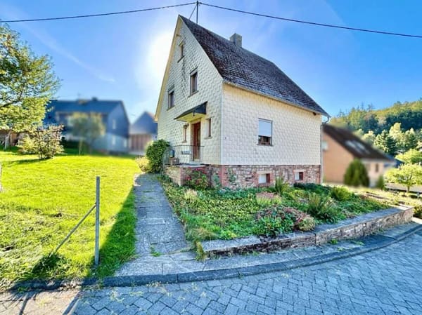 Immobilie in Emmerzhausen - **Familienheim mit Gestaltungspotenzial in ruhiger Lage von Emmerzhausen** - Bild 3