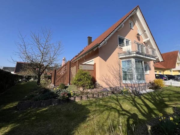 Immobilie in Waigolshausen - Zwei Zuhause, ein Lebensgefühl - mit Gartenidylle, Wellnessbereich - 97534 Waigolshausen - Bild 1