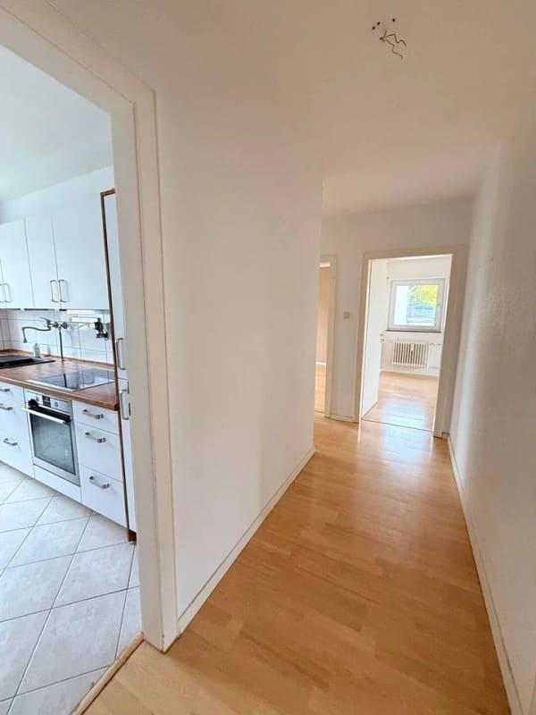 Immobilie in Seelze - Gut geschnittene 3,5-Zi.-ETW mit 2 Balkonen im 1. OG eines 6-FH in guter Kernlage in Seelze-Stadt - Bild 4