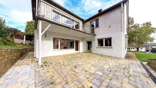 Immobilie in Siegburg - Gemeinsam wohnen, getrennt leben: Zweifamilienhaus mit viel Platz und Privatsphäre! - Bild 1