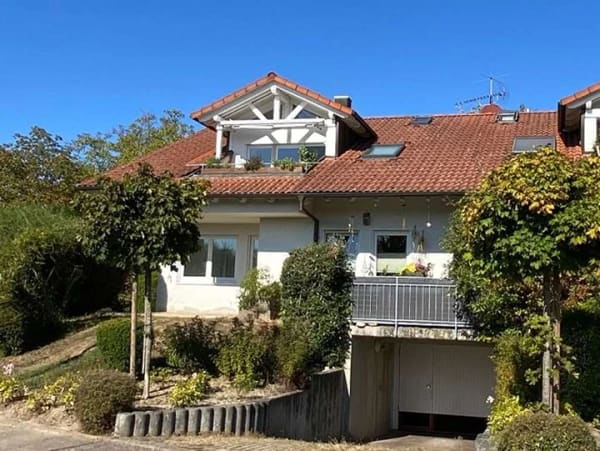 Immobilie in Ilsfeld - Ruhig, sonnig, bezugsfertig – charmante 2,5-Zimmer-Wohnung mit Terrasse und Tiefgaragenplatz - Bild 2