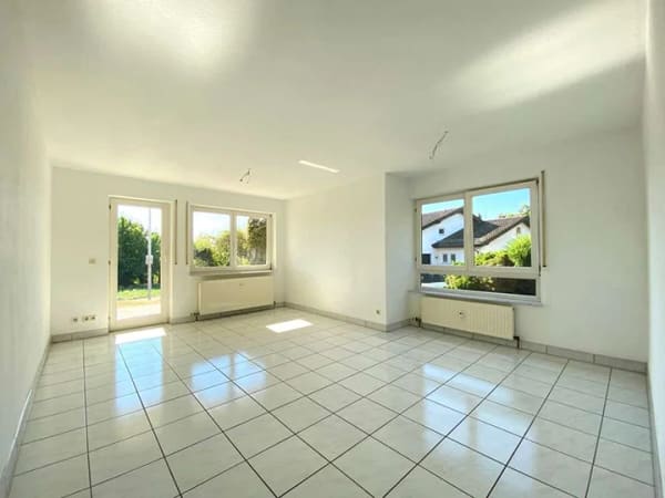 Immobilie in Ilsfeld - Ruhig, sonnig, bezugsfertig – charmante 2,5-Zimmer-Wohnung mit Terrasse und Tiefgaragenplatz - Bild 3