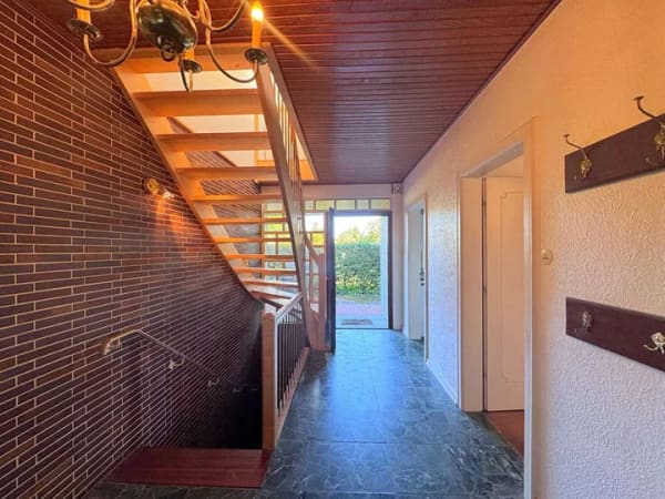 Immobilie in Borstel-Hohenraden - Vom Feinschliff zum Lieblingsplatz: Familienhaus mit Pool - Bild 2