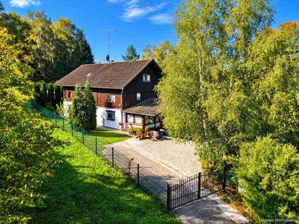 Immobilie in Falkenberg - Großzügiges Einfamilienhaus mit ca. 300 m² Wohnfläche und weitläufigem Garten in Falkenberg - Bild 0