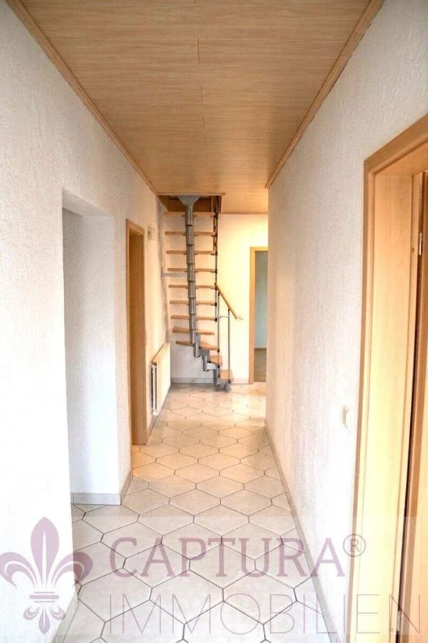 Immobilie in Ravenstein - Familienfreundliches Wohnen Freistehendes Einfamilienhaus in ruhiger Lage von Ravenstein-Merchingen - Bild 2